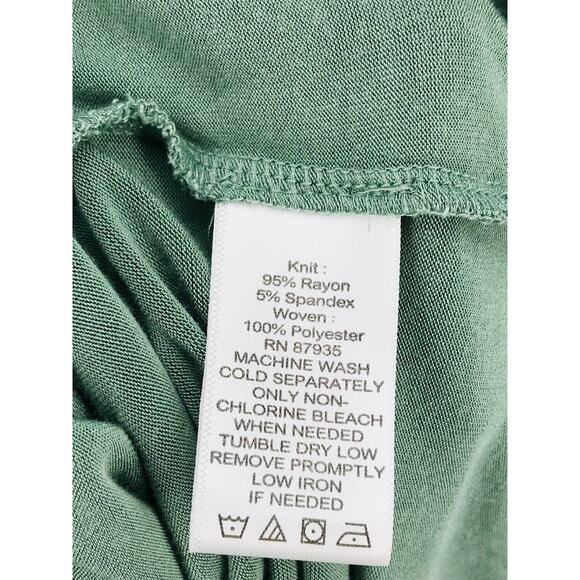 LOGO by Lori Goldstein Plus Green Knit Top W/ Printed Chiffon Shoulder Detail 1X - Picture 4 of 5